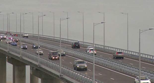 Движение по мосту на легковом автомобиле: правила для водителей