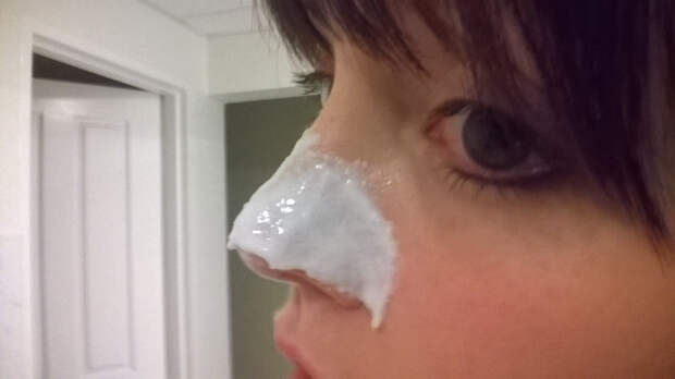 Вот как выглядит маска из соли и зубной пасты