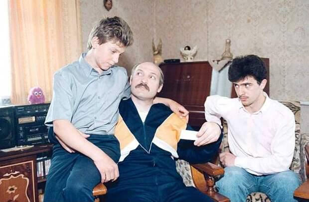 Старшие сыновья Лукашенко Виктор и Дмитрий, по его словам, совершенно не рвутся во власть. Фото: EAST NEWS
