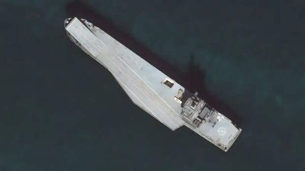 Американцы поразили корабль-матку и корабль-базу, лишая иранцев флота