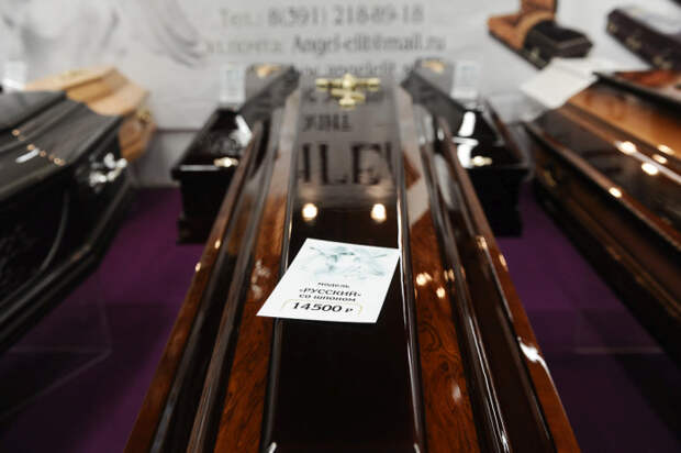 Выставка похоронной моды в Москве (50 фото)