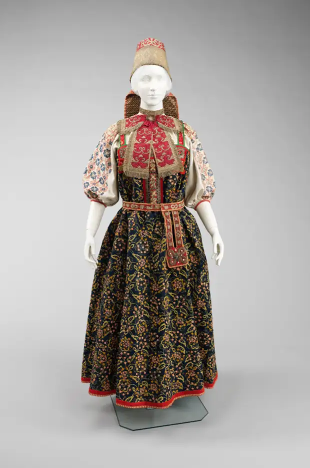 Русский народный женский костюм исторические