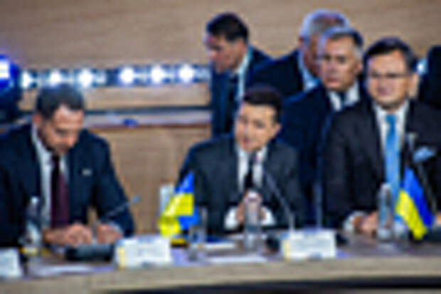 Зеленский позвонил главе МИД Украины после критики в адрес ООН из-за Крыма