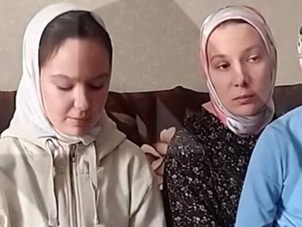 Младшую из найденных с матерью сестер могут вернуть родственникам в Петербурге