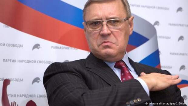 Эдуард Лимонов: Касьянов затмил Навального
