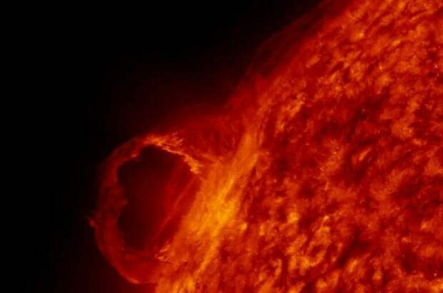 На Солнце ночью произошли три вспышки высочайшего класса