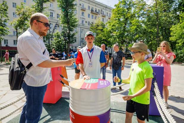 В Москве названы пять финалистов чемпионата по игре «Камень, ножницы, бумага»