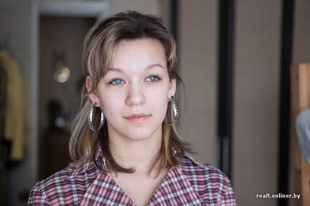 девушка, кран, цех