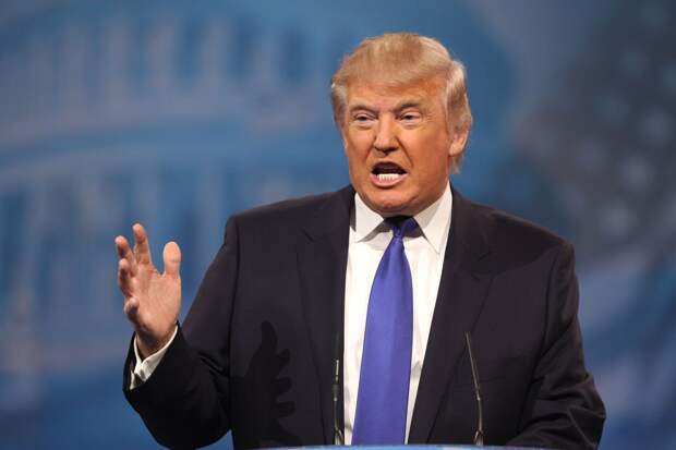 ФБР задержало мужчину, угрожавшего убить Трампа мечом