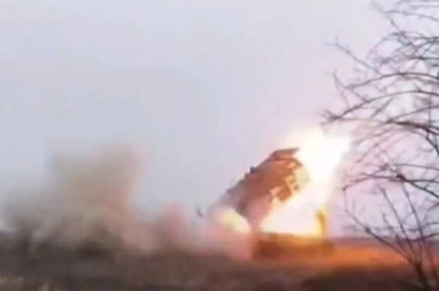 «СВ»: удары ТОС и авиации вынуждают солдат ВСУ бежать с позиций у Волчанска