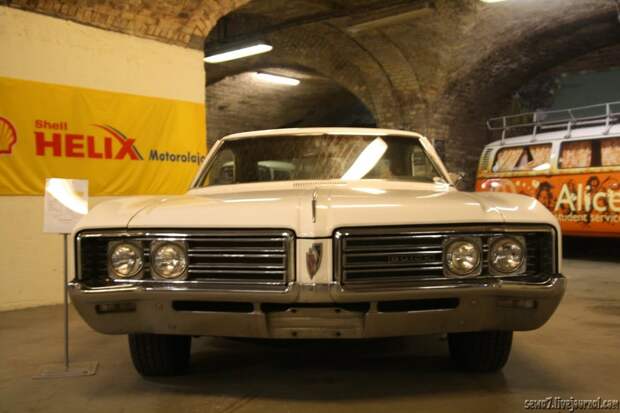 1968 Buick Wildcat 1968 Buick Wildcat автомузей, будапешт, венгрия, музей, олдтаймер, ретро автомобили