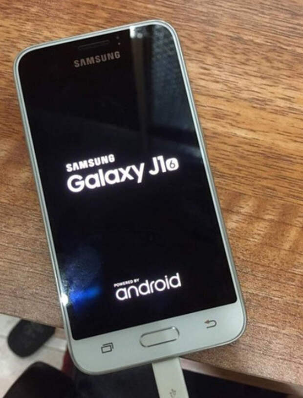 J 1.6. Samsung Galaxy j1 2016. Samsung Galaxy j1 6. Телефон самсунг j1 6. Samsung Galaxy j01.