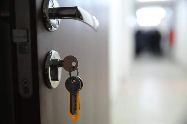 С подрядчика в Тихвине взыскали 250 тысяч рублей за залитую квартиру инвалида