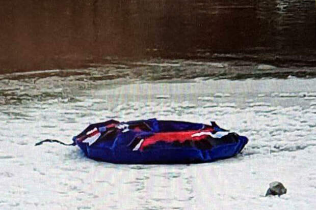 В Брянске двое детей катались на тюбинге, провалились под лед и не выжили