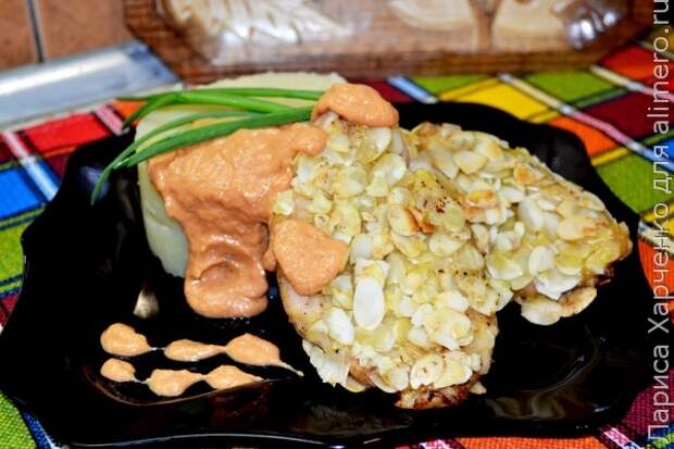 куриное филе в миндальных хлопьях куриное филе в миндальных хлопьях