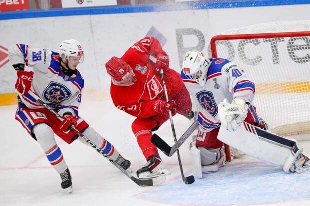 Завершился второй период матча плей-офф МХЛ «Академия Михайлова» - «Спартак»