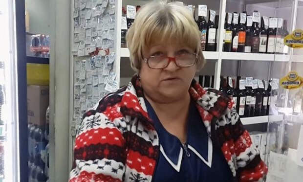 Продавщица в Нижнем прокалывала презервативы для 