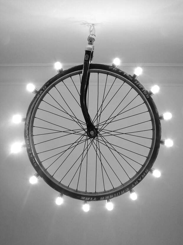 светильник из старого велосипеда