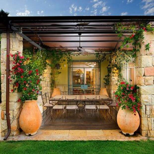 creative-use-large-pots-and-containers-in-garden25-1