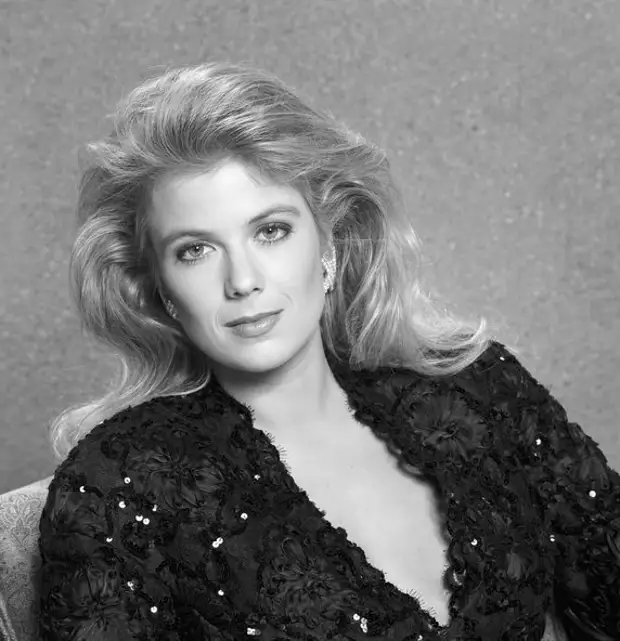 Katherine Kelly lang.