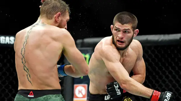 Емельяненко прокомментировал прыжок Нурмагомедова после боя с Макгрегором