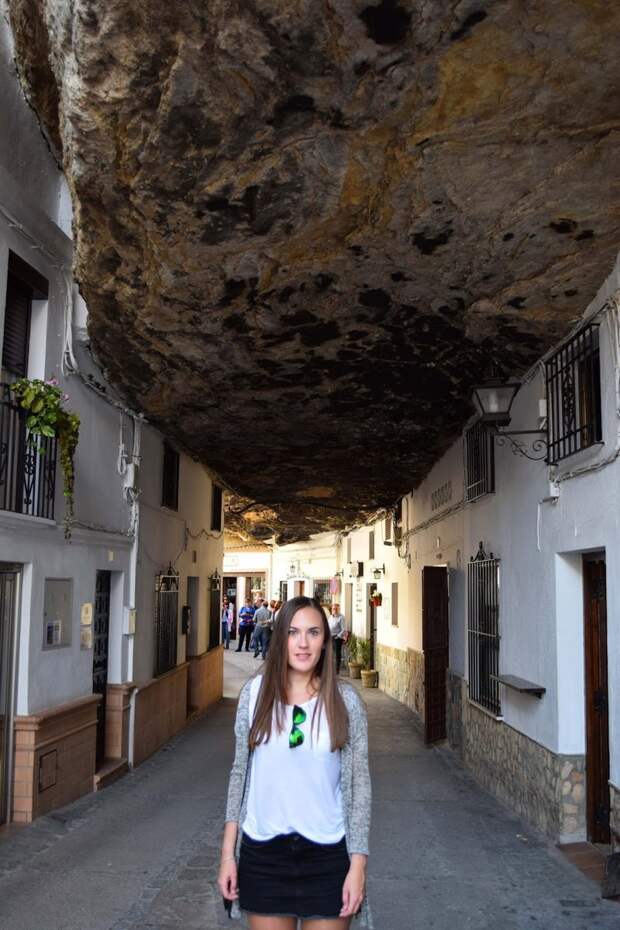 Удивительный городок в скале: Сетениль-де-лас-Бодегас Сетениль-де-лас-Бодегас, в мире, город, красота, путешествие, скала