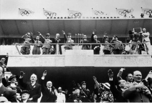 Как только речь зашла об американцах, спорт оказался «маяком надежды»