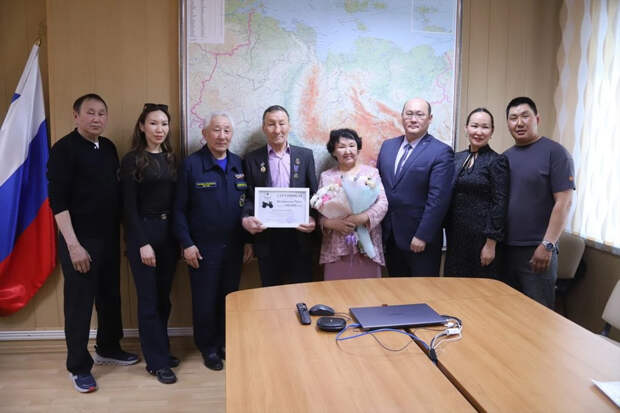 Семейная пара россиян получила награды за спасение шести жизней