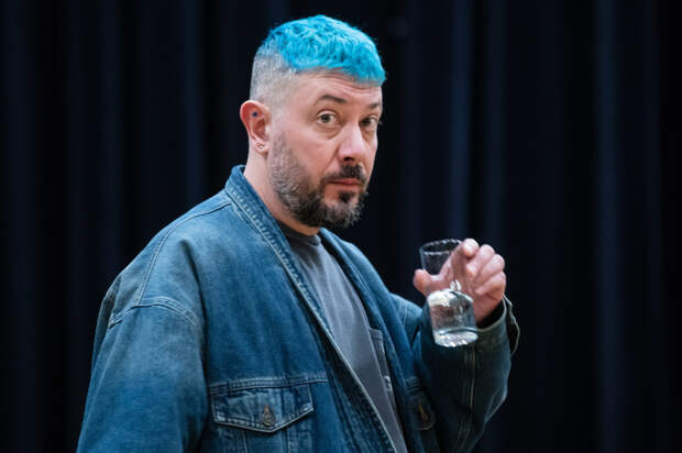 Артемий Лебедев ответил переживающему из-за «предательства Родины» россиянину-эмигранту