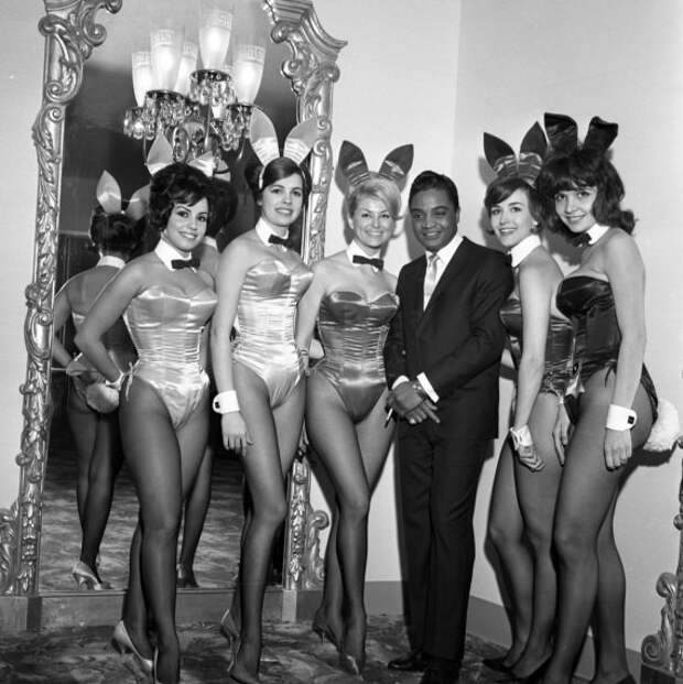 Певец Джеки Уилсон в Playboy Club в Нью-Йорке. <br>