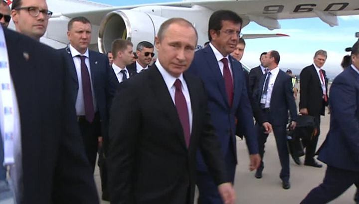 Владимир Путин прибыл на саммит "двадцатки" в Турцию Владимир Путин прибыл на саммит "двадцатки" в Турцию