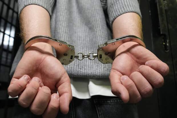 В Элисте задержали напавшего с ножом на священника мужчину