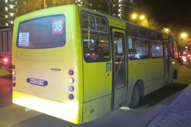 Автобус протащил по асфальту застрявшую в дверях жительницу Екатеринбурга