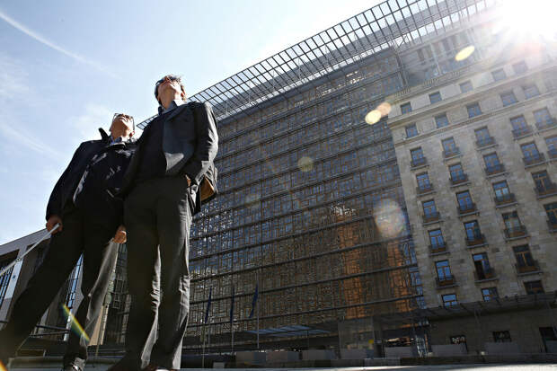 Forbes: три предпринимателя 22 лет стали самыми молодыми миллиардерами в мире