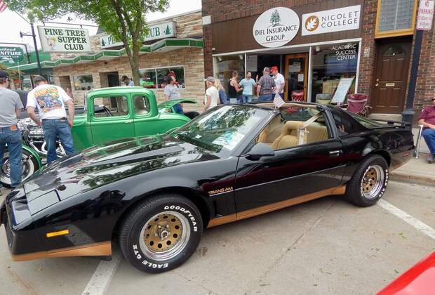 Выставка ретро-автомобилей в штате Висконсин авто, выставка, олдтаймер, ретро автомобили