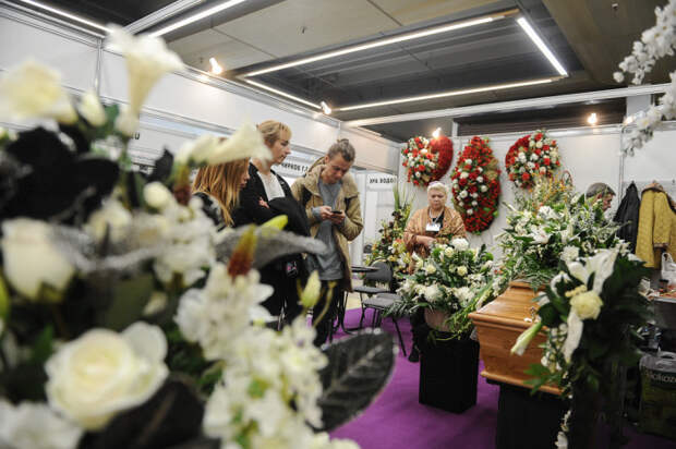 Выставка похоронной моды в Москве (50 фото)