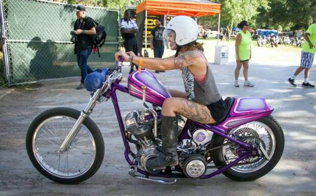 Женский пол тоже любит мотоциклы! байк, байкерша, девочки, девушки, девушки и мотоциклы, мото, мотоцикл, мотоциклистка