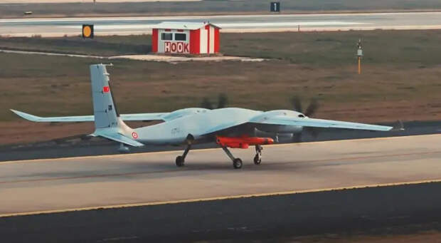 Показаны кадры поражения воздушной цели новой турецкой ракетой Çakir с беспилотника