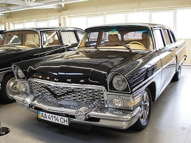 Коллекция автомобилей Виктора Януковича Коллекция автомобилей Виктора Януковича авто, коллекция, янукович