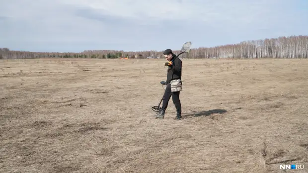 Монеты XIV века, советские деньги и метеорит: как и где ищут и что находят профессиональные кладоискатели