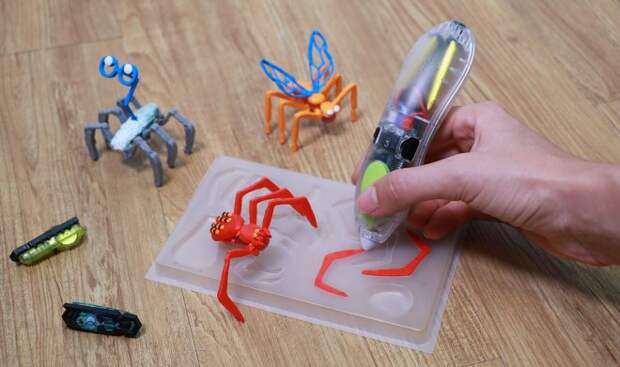 Игрушечные комплекты 3Doodler позволят детям создавать роботизированных насекомых и динозавров