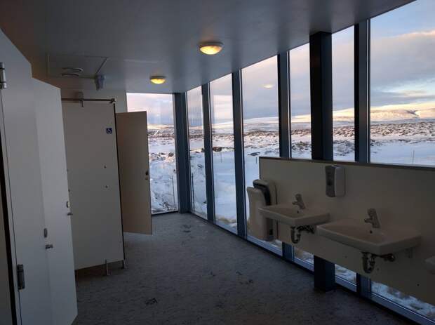 Как на ладони: 20 туалетных комнат из разных уголков мира, которые потрясают роскошными видами