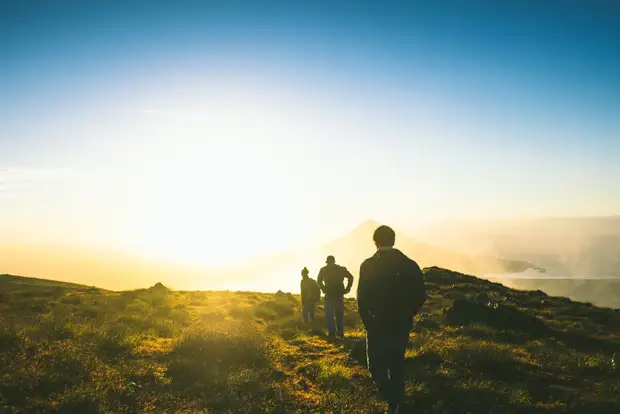 24/7 Действительно, адептам йоги свойственна чрезмерное увлечение тренировками. На самом деле, перегнуть палку будет не лучшим решением. Ежедневные занятия по несколько часов в день скорее выбьют вас из колеи. Четыре раза в неделю — самое оно.