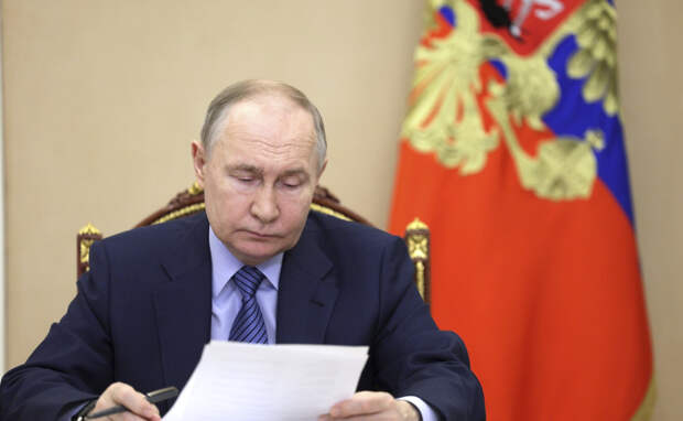 На украинских сайтах появились цитаты Путина: Хакер рассказал об операции к 9 Мая