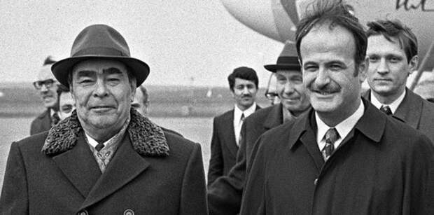 асад и брежнев.jpg