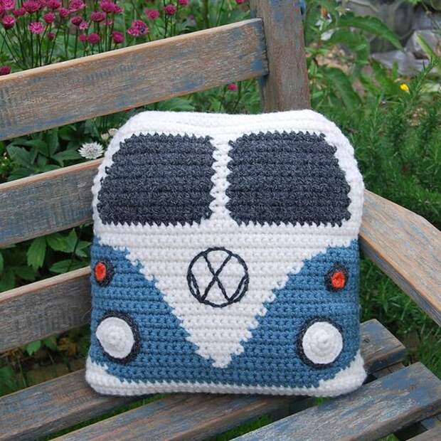 Ravelry: Crochet a Campervan Cushion Cover (Kombi) pattern by Tracy Harrison (SnuginaDub) #Crochet #VW: 