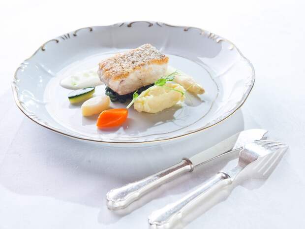 2. Морская рыба. 8 продуктов, которые успокаивают нервы и борются с депрессией