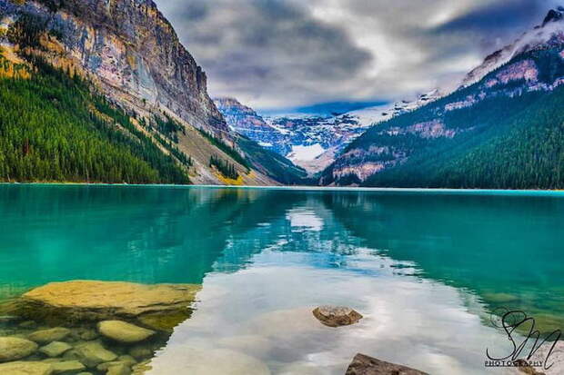 Красота озера Луиз в Канаде