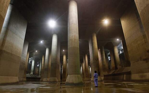 Крупнейший в мире туннель водосброса