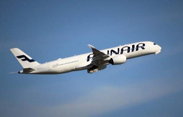 В аэропорту столицы Финляндии из самолёта выпал член экипажа